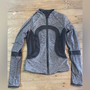Women’s Lululemon size 4 reversible zip up jacket